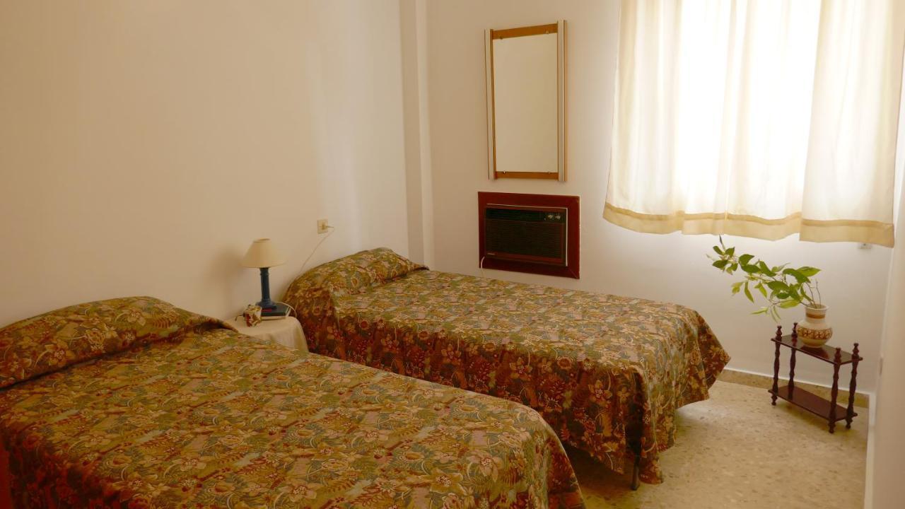 Casa Soleada En Calle Tranquila Dom wakacyjny Sewilla